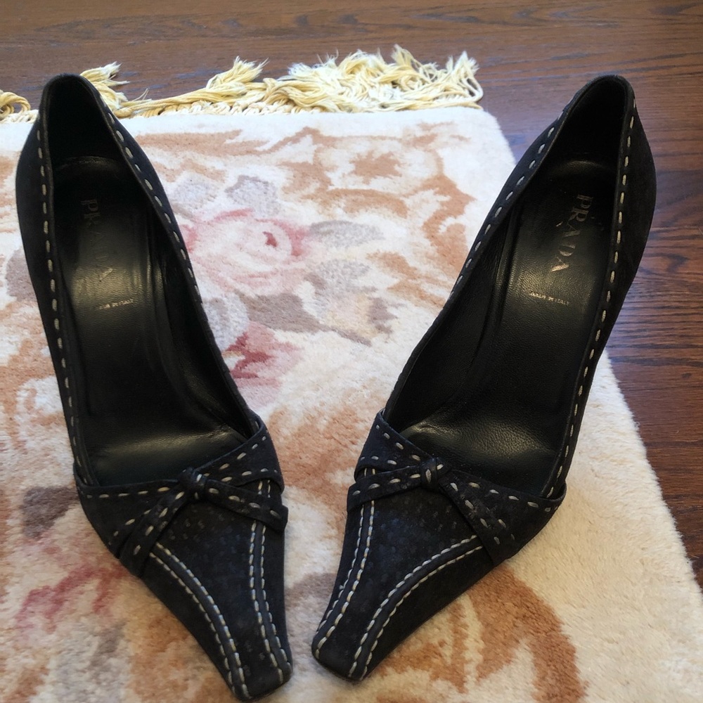 Prada pumps with cute stitch detail!
